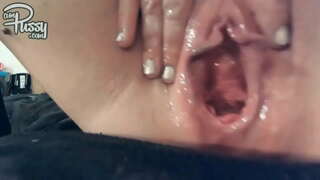 Széles amatőr punci vesz egy nagy dildo