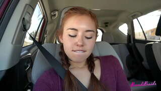 Puta tesão não Pode Parar de Jogar Com a Buceta no Carro e Público: Brandibraids
