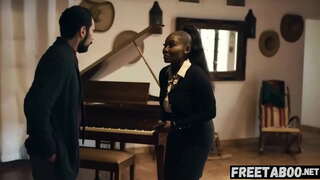 Vix Busty Verus Praedium Agens Futuit Client Ad Terram, A Deal