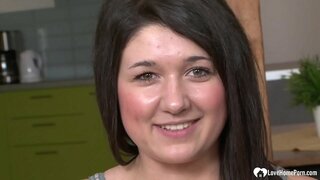 کار زیبایی خواهد خورد و خود را سخت سیاه و سفید دیک و دریافت او چهره ای سخت است.